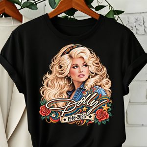 Retro Blonde Portrait Roses And Script Graphic Men’S T-Shirt, Vintage Swirl Crew Neck Tee for Country Music Fans And Casual Wear